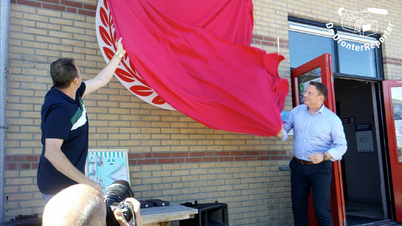 Onthulling jubileumbord Reaal Dronten