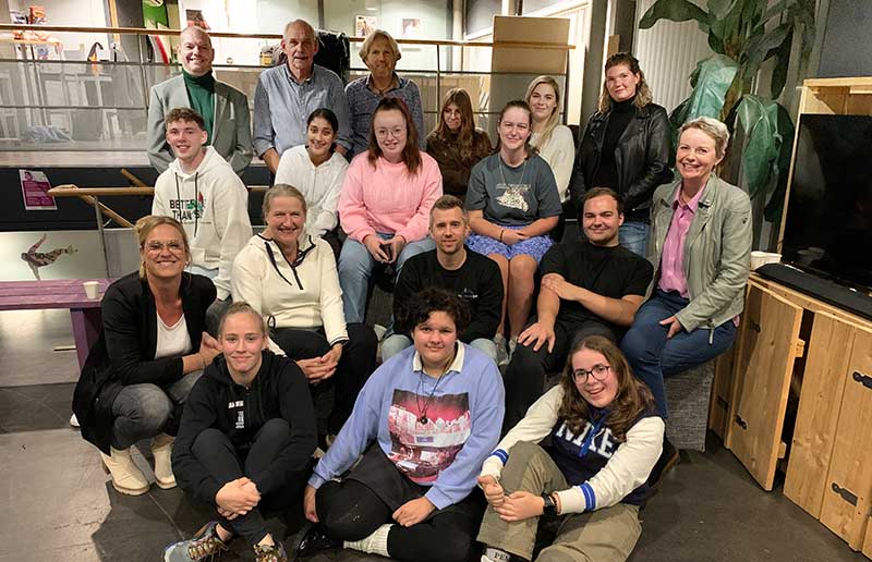 Wethouder Peter Duvekot bezocht Ervaringscafé jongerencentrum Chillpoint