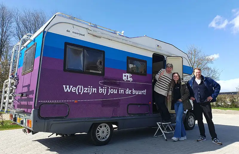 De paarse camper