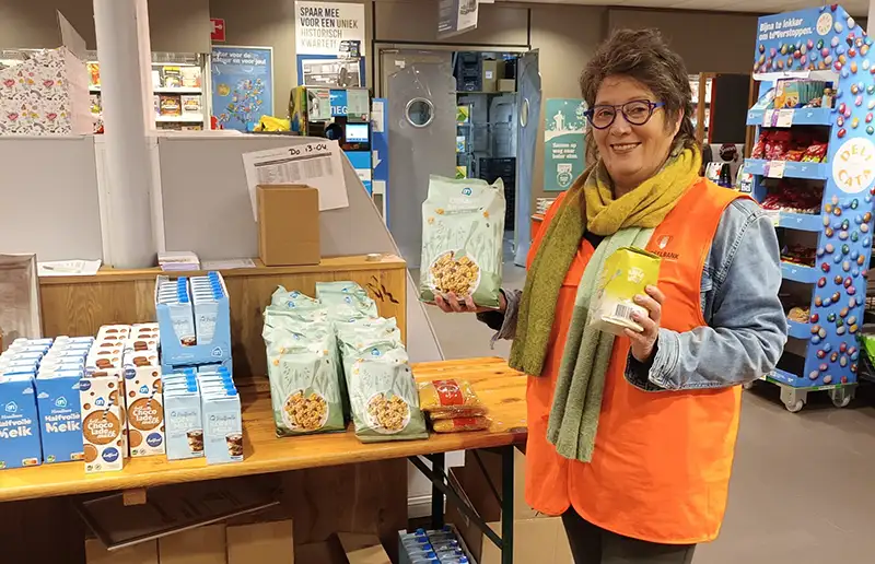 Voedselbank hield succesvolle actie bij Albert Heijn in Biddinghuizen