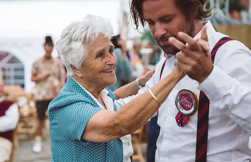 Ontmoeten, inspiratie opdoen en dansen tijdens Dag van de Ouderen