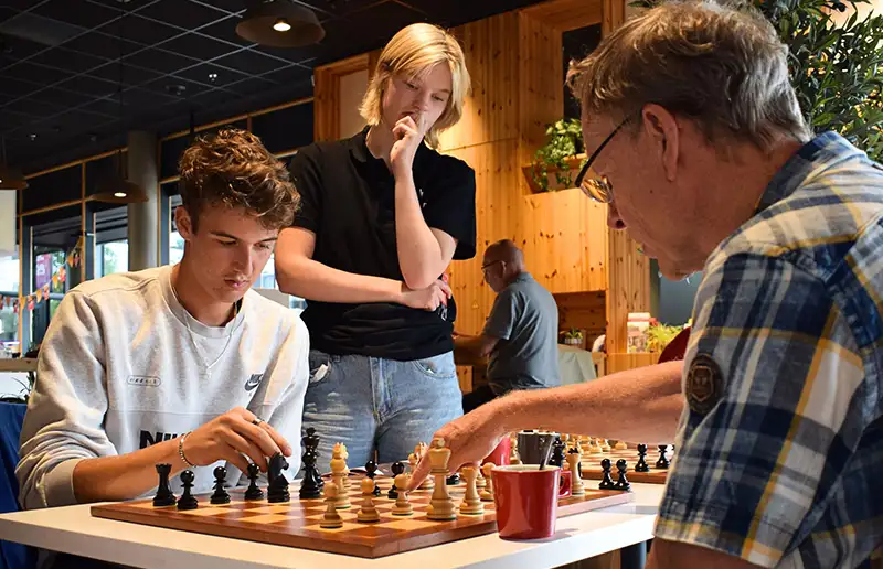 Elke woensdagmiddag SchaakCafé in de bieb Dronten