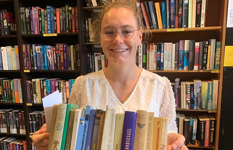 Joyce Schumacher raadt bijna aantal bladzijdes in Odd Fellows Boekwinkel