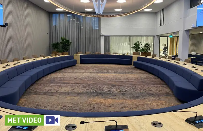 Gemeenteraadsvergadering over plannen Defensie