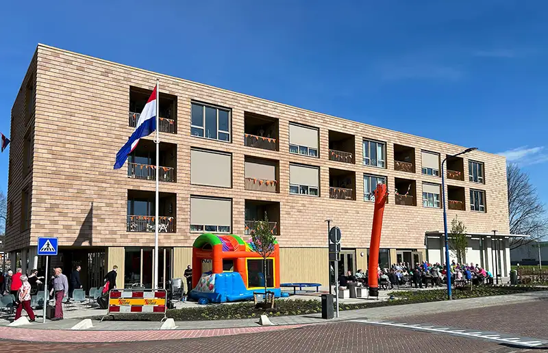 Feestelijke bijeenkomst voltooiing 30 appartementen in Swifterbant