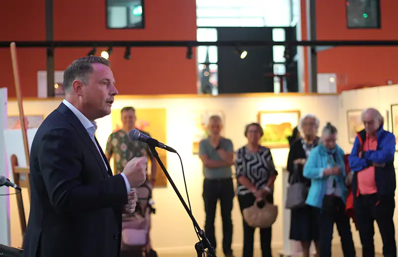 Wethouder Lap opent jaarlijkse cursistenexpositie in De Meerpaal