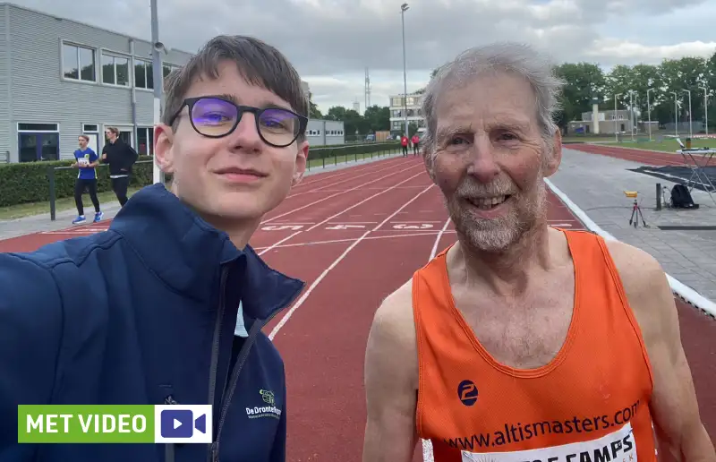Video | Cees Stolwijk (75) loopt wereldrecord op de mijl in Dronten
