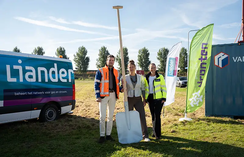Eerste schop in de grond voor Programma NuMeren: Dronten start met uitbreiding stroomnet