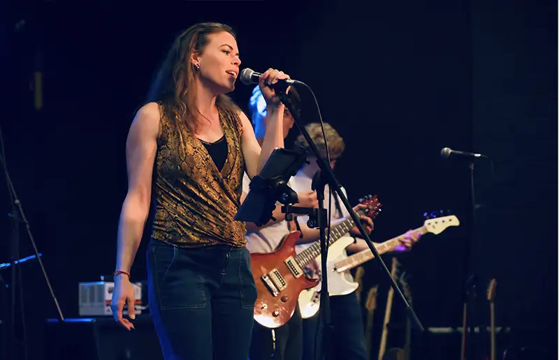 Rockschool Dronten brengt de jaren tachtig tot leven in Nirwana