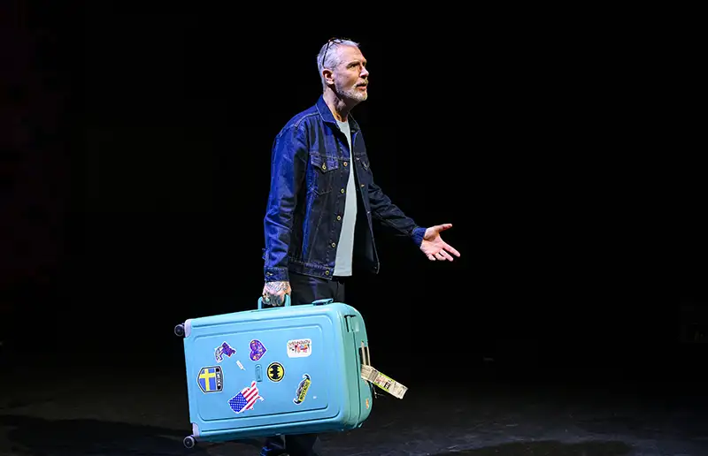 Eric Corton schittert in ontroerende solovoorstelling over dementie