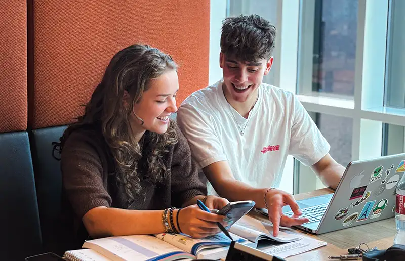 870.459 bezoekers en ruim 1 miljoen uitleningen bij FlevoMeer Bibliotheek