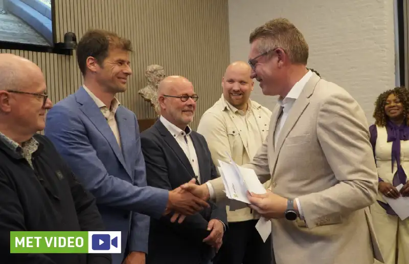 Video | Nieuwe burgerraadsleden beëdigd in gemeenteraad Dronten