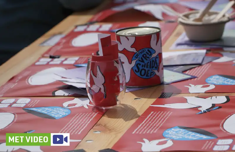 Video | Veel belangstelling voor Vrijheidsmaaltijden in Dronten