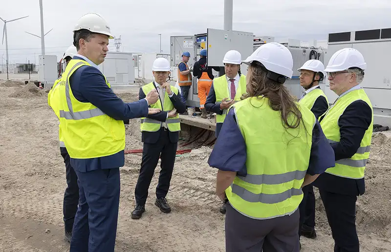 Staatssecretaris bezoekt Dronten: gemeente wil meer ruimte voor slimme energieoplossingen