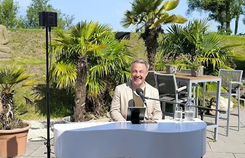 Van horecadocent naar muzikant: Hans Jansen opent nieuwe jamsessies in Dronten