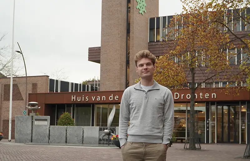Meer dan alleen een balletje trappen | Politieke column nr. 11